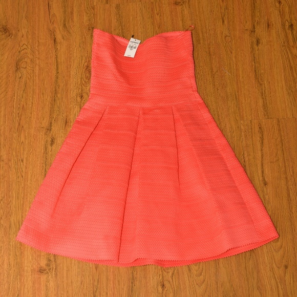 EXPRESS STRAPLESS BONDAGE DRESS - Picture 2 of 5